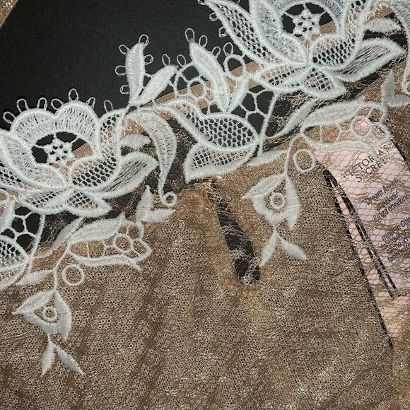 Victoria's Secret unlined 32DD,32DDD,34D BRA SET BEIGE white embroidery APPLIQUE - Picture 3 of 4